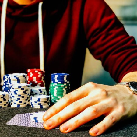 Developing a Winning Poker Mindset: Mental Strategies for Success