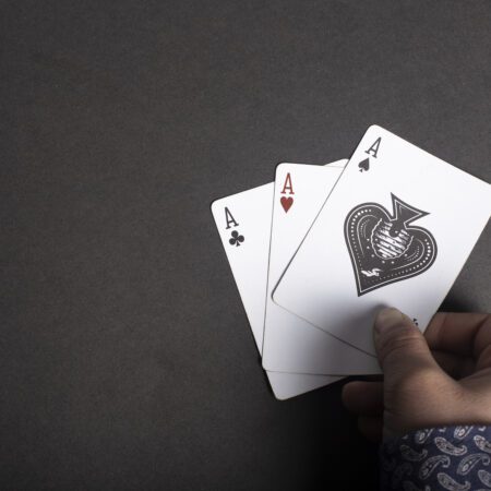 Beating the Dealer’s Ace in Blackjack: Strategies for Success